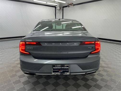 2018 Volvo S90 T6 Momentum