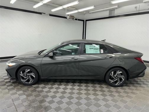 2025 Hyundai ELANTRA SEL
