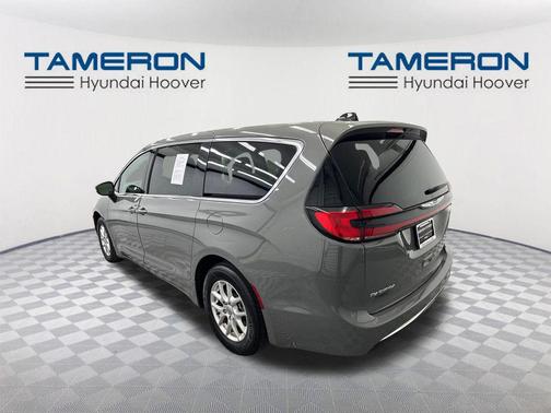 Ceramic Gray Clearcoat 2023 Chrysler Pacifica Touring L