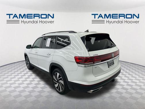 Pure White 2025 Volkswagen Atlas 2.0T SE w/Technology
