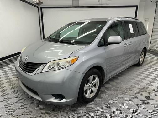 2011 Toyota Sienna LE