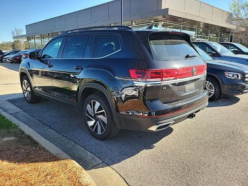 2025 Volkswagen Atlas 2.0T SE w/Technology