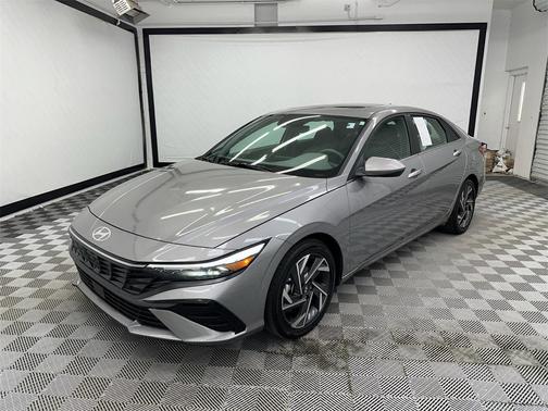 2025 Hyundai ELANTRA SEL