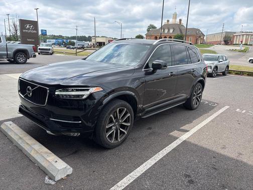 Onyx Black Metallic 2017 Volvo XC90 T6 Momentum