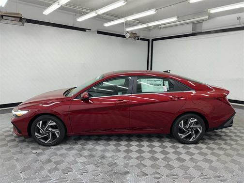 2025 Hyundai ELANTRA SEL