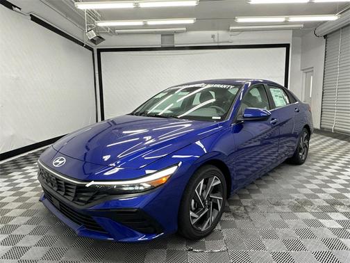 2025 Hyundai ELANTRA SEL