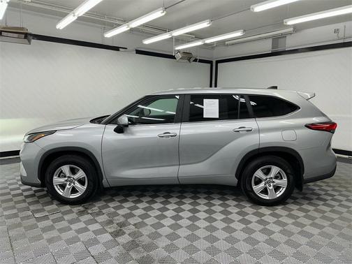 2023 Toyota Highlander LE