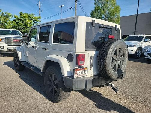 Bright White Clearcoat 2014 Jeep Wrangler Unlimited Altitude