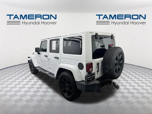 Bright White Clearcoat 2014 Jeep Wrangler Unlimited Altitude