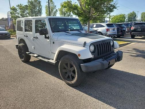Bright White Clearcoat 2014 Jeep Wrangler Unlimited Altitude