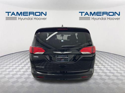 2024 Chrysler Voyager LX