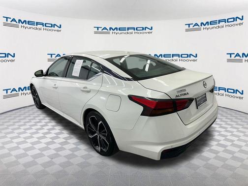Glacier White 2024 Nissan Altima SR FWD