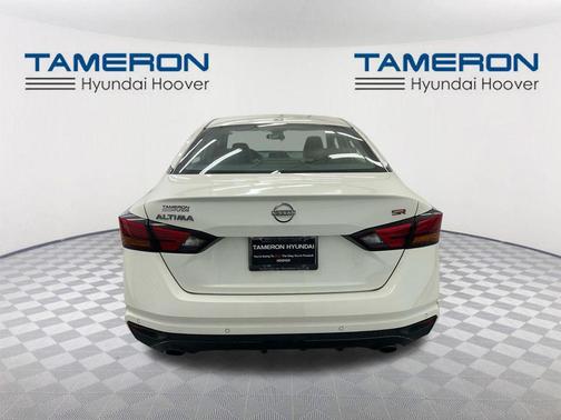 Glacier White 2024 Nissan Altima SR FWD