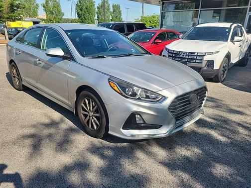 Symphony Silver 2018 Hyundai SONATA SE