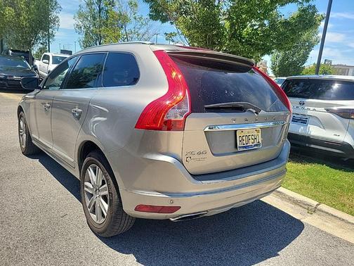 Seashell Metallic 2016 Volvo XC60 T6 Drive-E