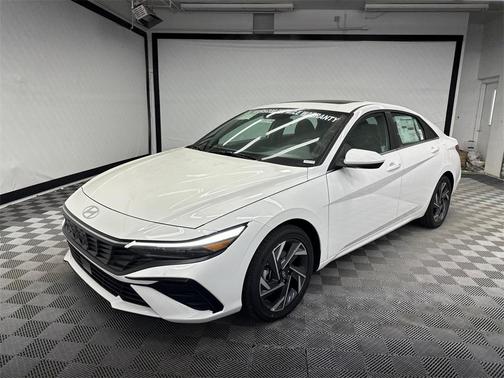 2025 Hyundai ELANTRA SEL