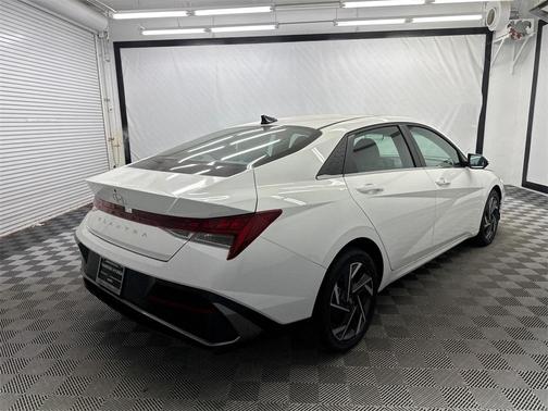 2025 Hyundai ELANTRA SEL