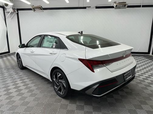 2025 Hyundai ELANTRA SEL