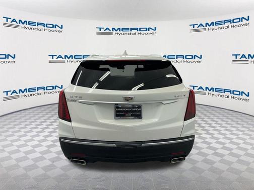 Crystal White Tricoat 2021 Cadillac XT5 Luxury