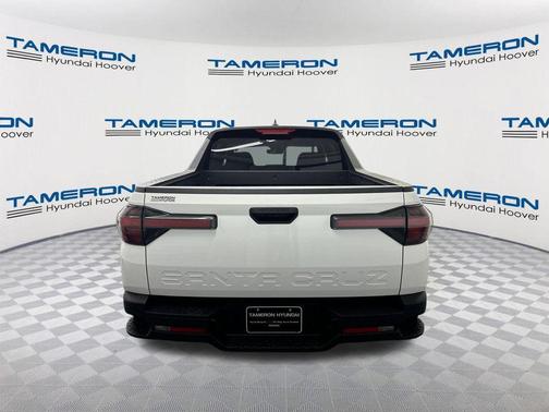 Atlas White 2025 Hyundai SANTA CRUZ SEL