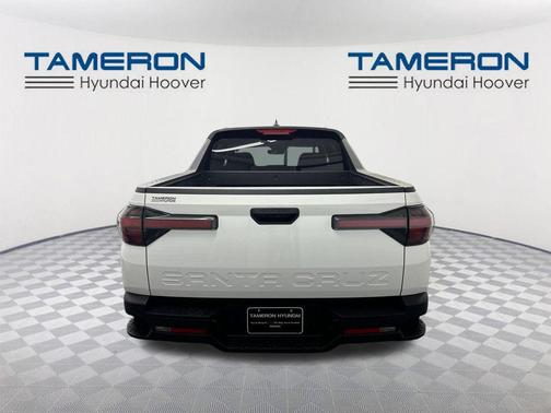 Atlas White 2025 Hyundai SANTA CRUZ SEL