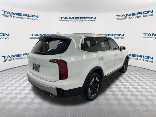 Glacial White Pearl 2023 Kia Telluride S
