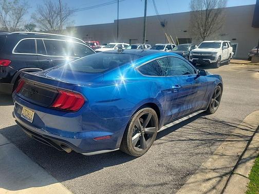 2022 Ford Mustang EcoBoost
