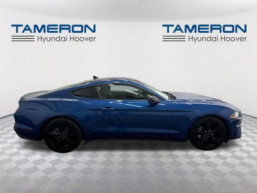 2022 Ford Mustang EcoBoost