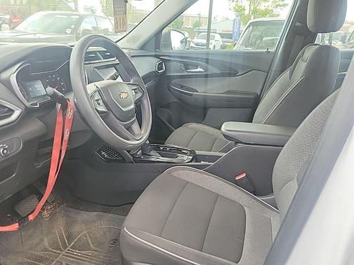 Summit White 2021 Chevrolet Trailblazer LS