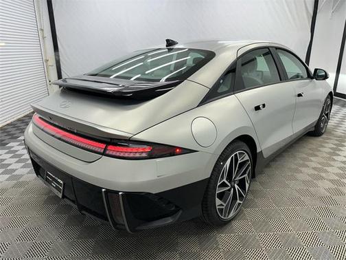 2025 Hyundai IONIQ 6 SEL