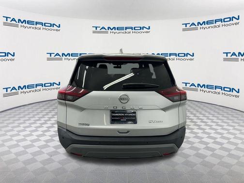 Brilliant Silver Metallic 2022 Nissan Rogue SV