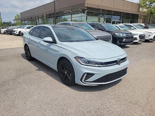 Monument Gray 2025 Volkswagen Jetta 1.5T SE