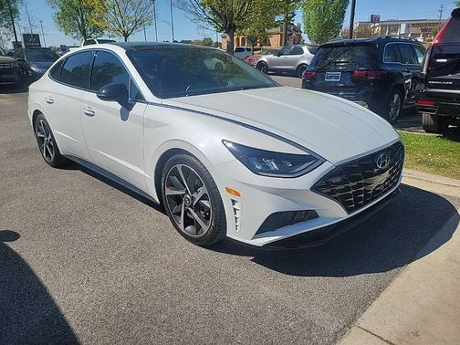 Quartz White 2022 Hyundai SONATA SEL Plus