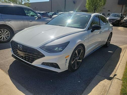 Quartz White 2022 Hyundai SONATA SEL Plus