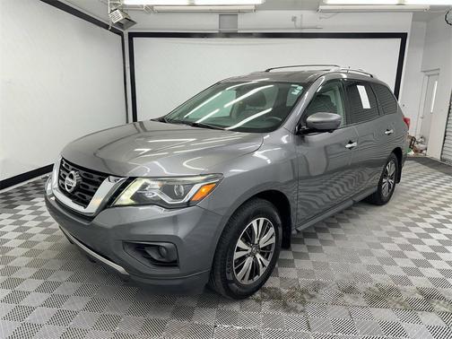 2017 Nissan Pathfinder SL