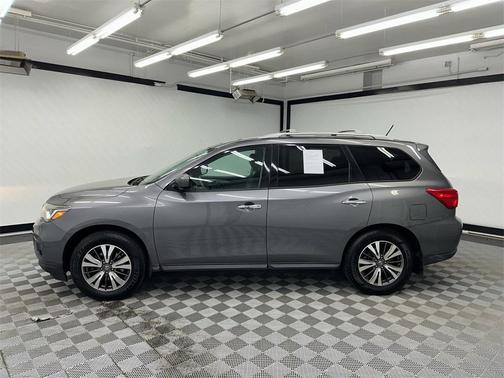 2017 Nissan Pathfinder SL