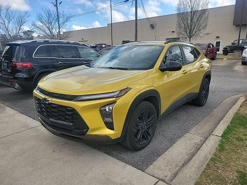 Nitro Yellow Metallic 2024 Chevrolet Trax ACTIV