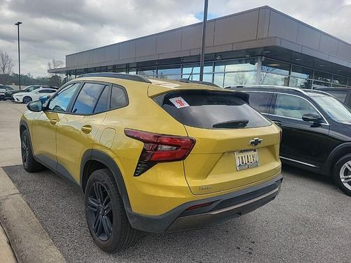 Nitro Yellow Metallic 2024 Chevrolet Trax ACTIV