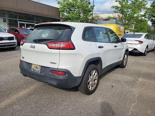 Bright White Clearcoat 2017 Jeep Cherokee Sport