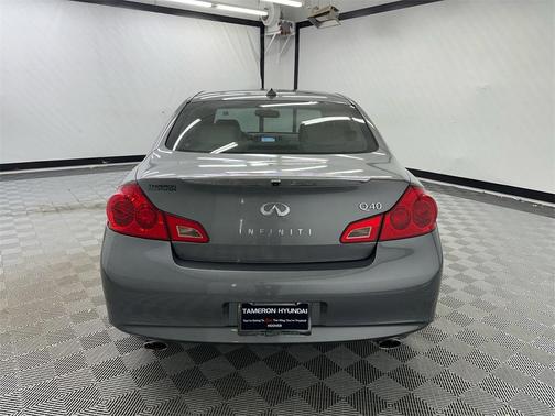 2015 INFINITI Q40 Base