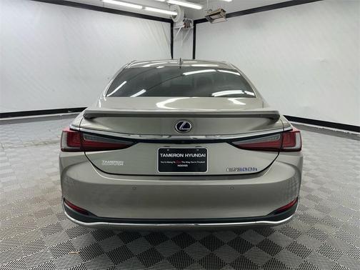 2021 Lexus ES 300h Ultra Luxury