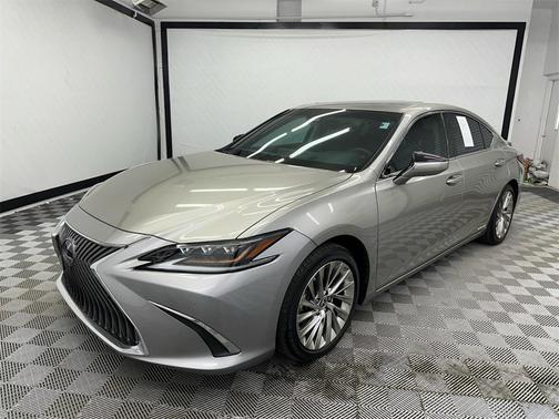 2021 Lexus ES 300h Ultra Luxury