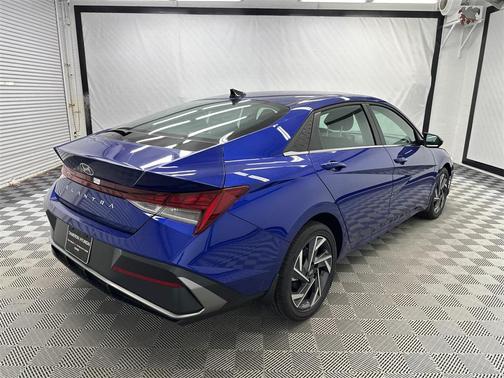 2025 Hyundai ELANTRA SEL