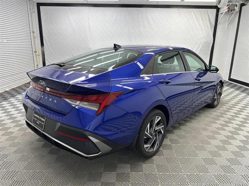 2025 Hyundai ELANTRA SEL