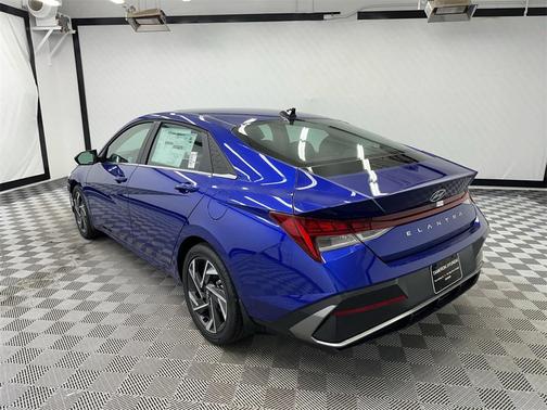 2025 Hyundai ELANTRA SEL