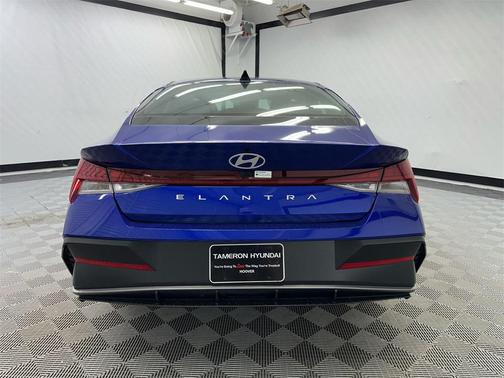2025 Hyundai ELANTRA SEL