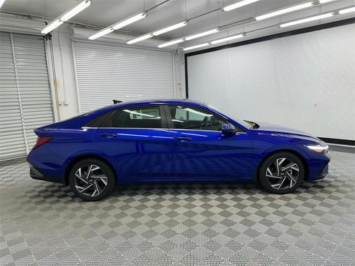 2025 Hyundai ELANTRA SEL