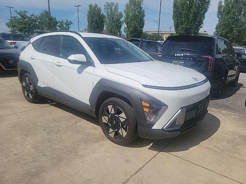 Atlas White 2025 Hyundai KONA SEL