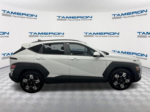 Atlas White 2025 Hyundai KONA SEL