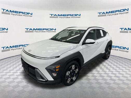 Atlas White 2025 Hyundai KONA SEL